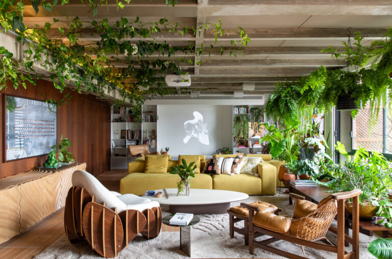 Bringing Nature Indoors: A Modern Statement with Indoor Plants and Lighting